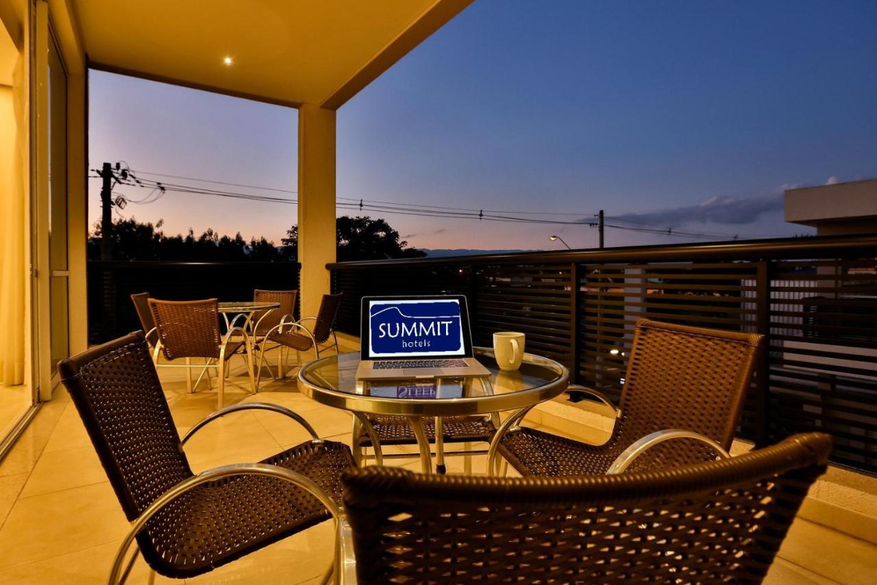 Summit Suites Hotel פינדאמונהנגבה מראה חיצוני תמונה