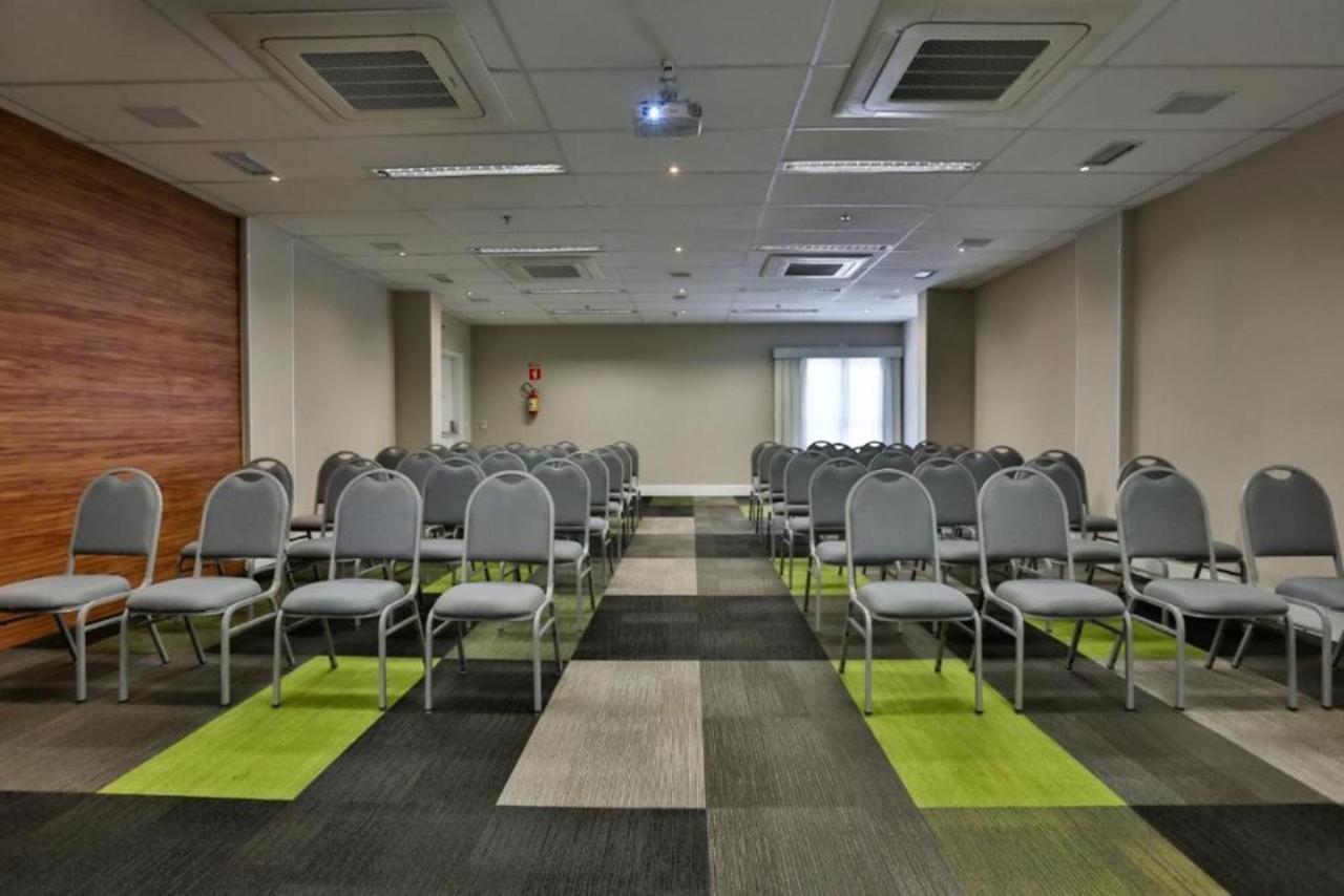 Summit Suites Hotel פינדאמונהנגבה מראה חיצוני תמונה