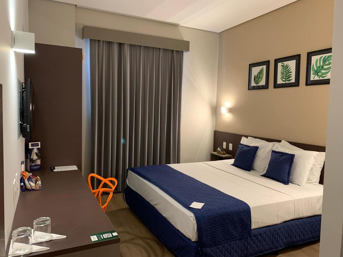 Summit Suites Hotel פינדאמונהנגבה מראה חיצוני תמונה