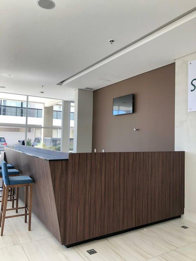 Summit Suites Hotel פינדאמונהנגבה מראה חיצוני תמונה
