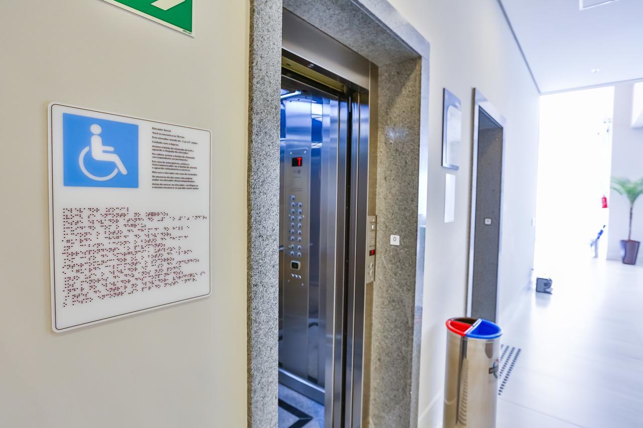 Summit Suites Hotel פינדאמונהנגבה מראה חיצוני תמונה