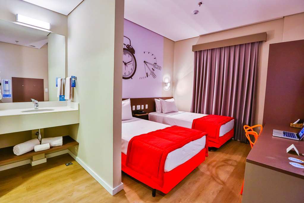 Summit Suites Hotel פינדאמונהנגבה חדר תמונה