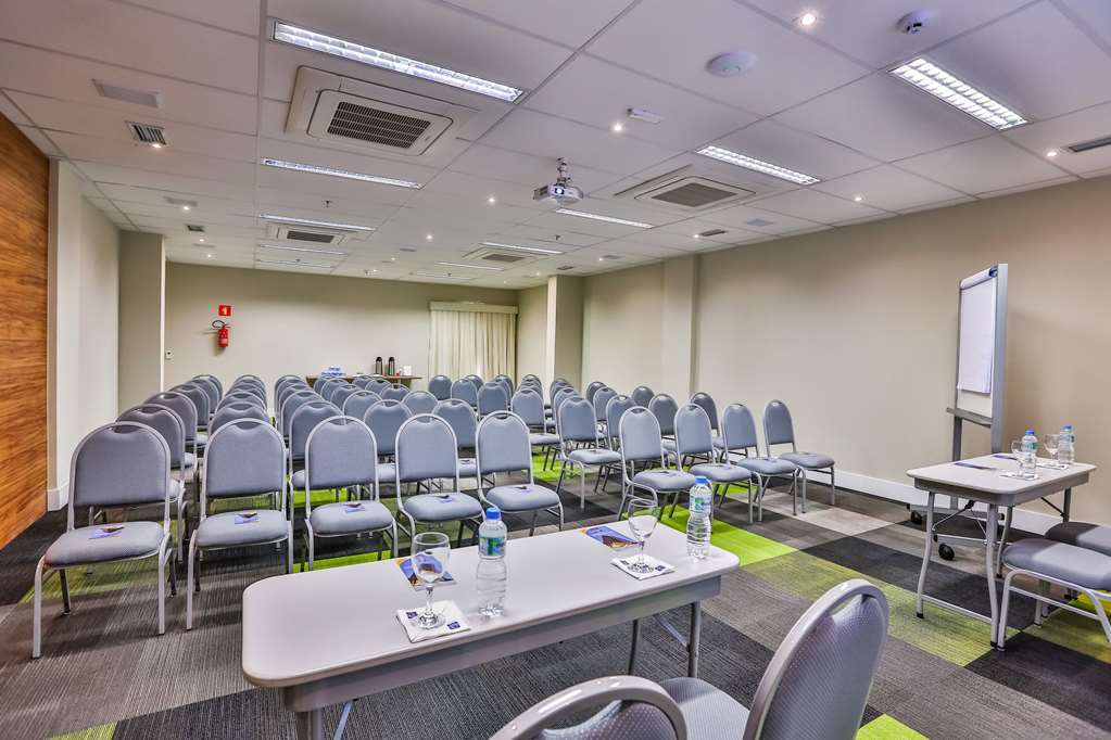 Summit Suites Hotel פינדאמונהנגבה מראה חיצוני תמונה