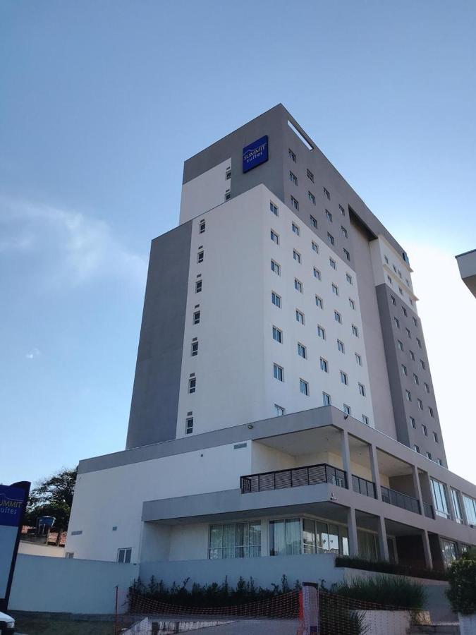 Summit Suites Hotel פינדאמונהנגבה מראה חיצוני תמונה